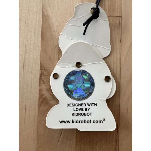 Vintage Kid Robot T-shirt Scattered KR HEADS Womens Boycut Tee Size S - Picture 4 of 5